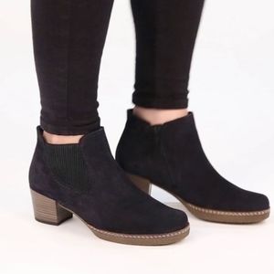 WOMEN'S CHELSEA BROWN CHUNKY HEELED GAP ANKLE SUEDE BOOTS SIZE 7